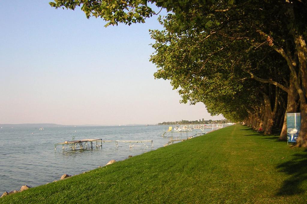 Villa Rozsa Nyaralohaz Balatonboglár Exterior foto
